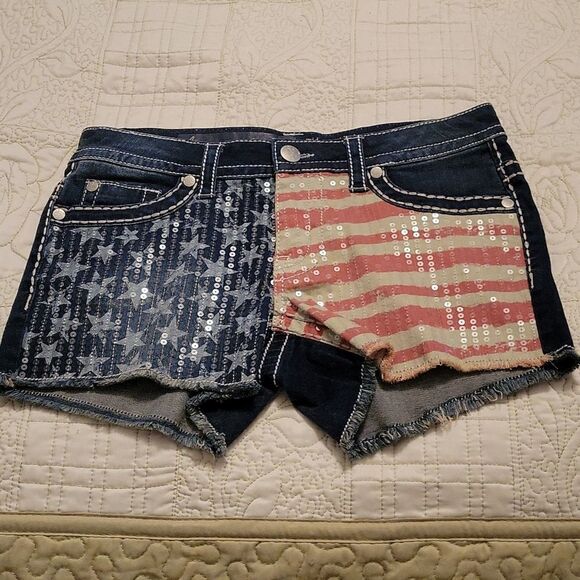 BRAND NEW MID RISE MIDI SHORT SEQUINNED EMBELLISHMENTS WOMEN"S SHORT - Picture 5 of 15